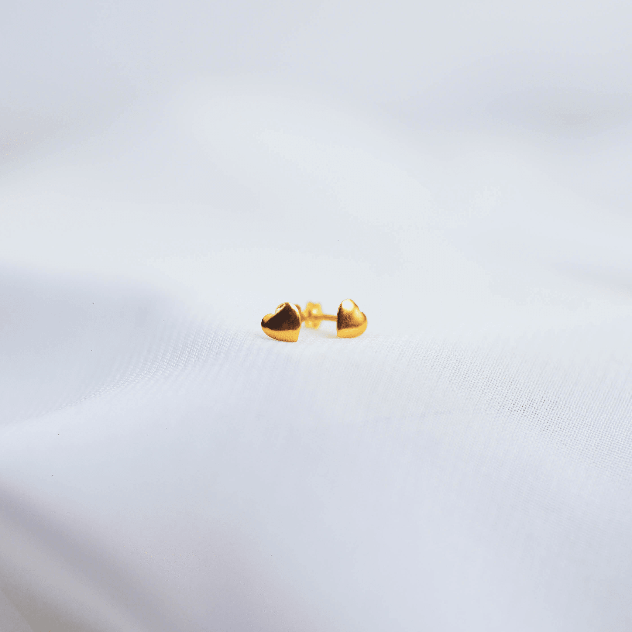 Gold Heart studs - AlShaikh Jewellers