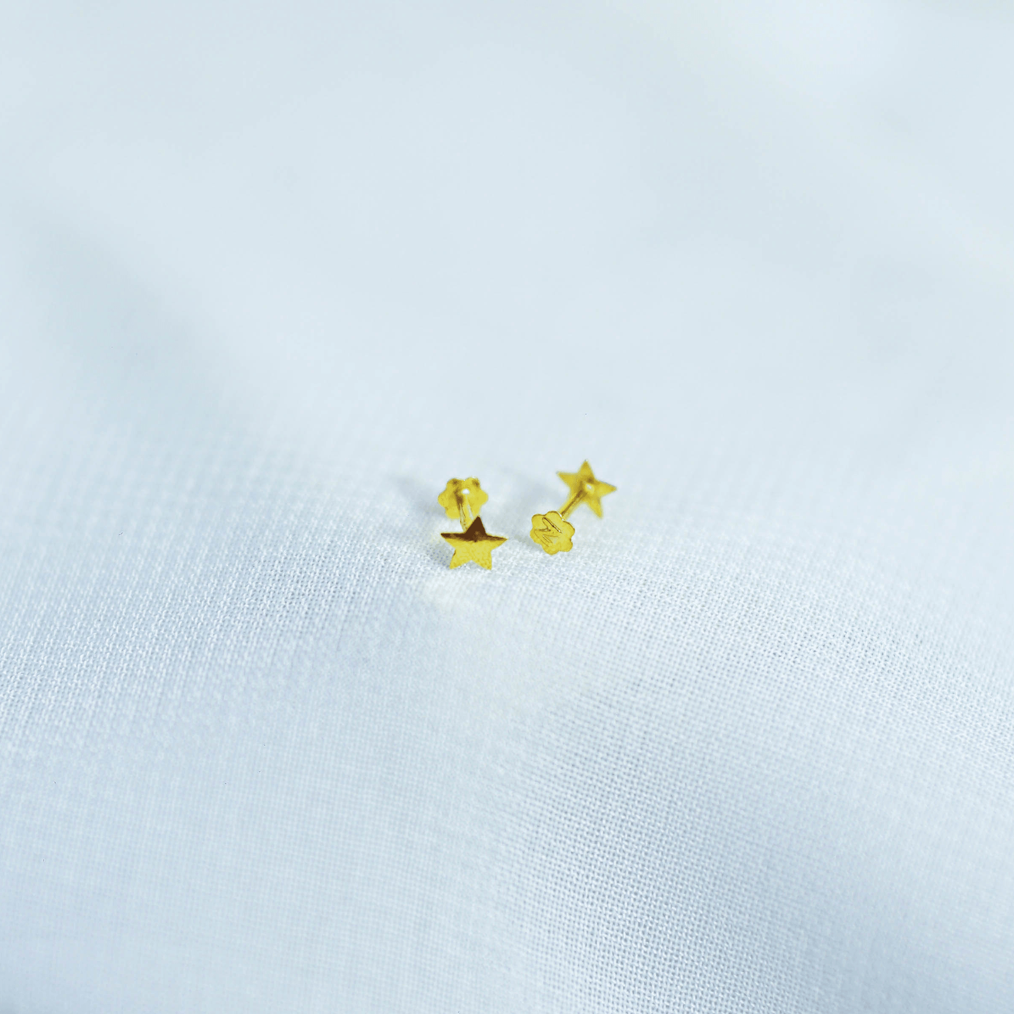 Gold Star studs - AlShaikh Jewellers