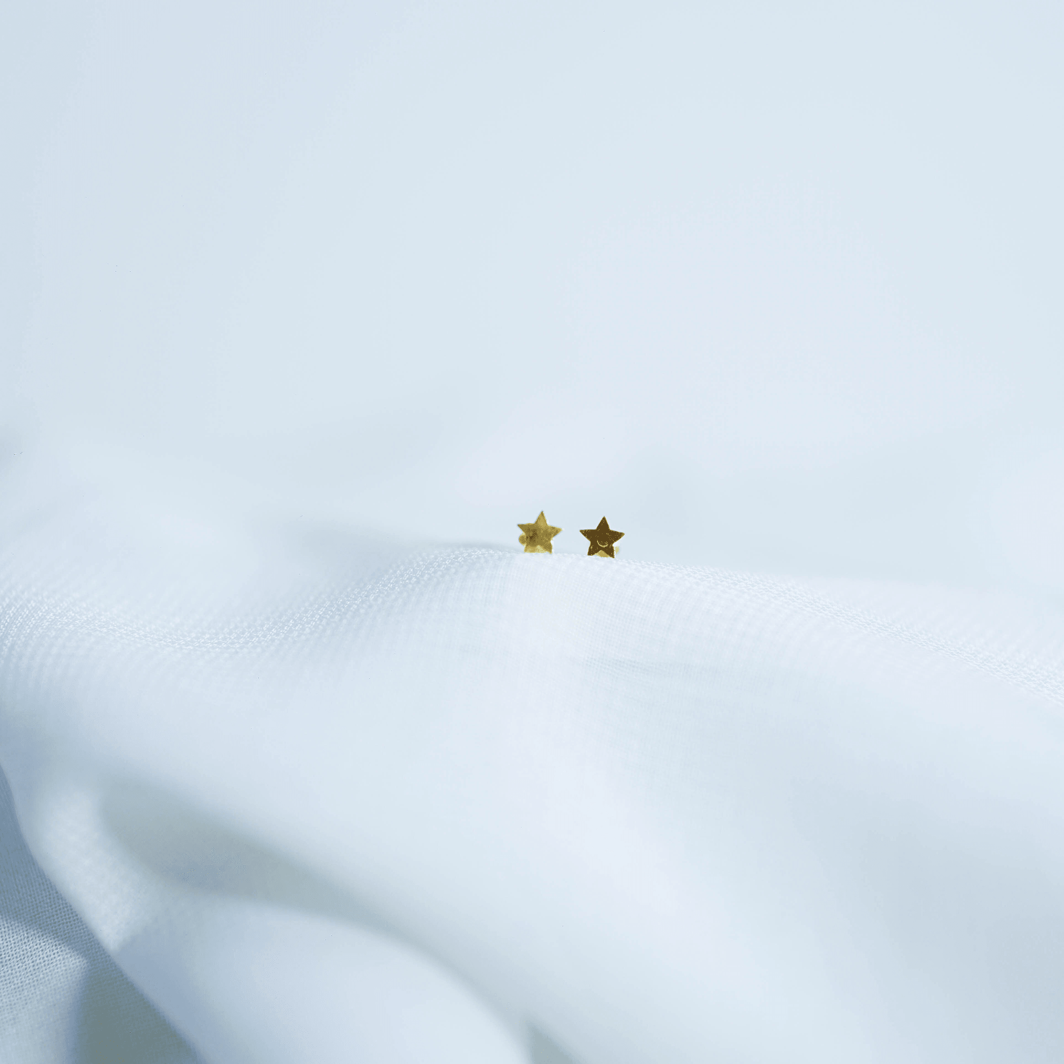 Gold Star studs - AlShaikh Jewellers