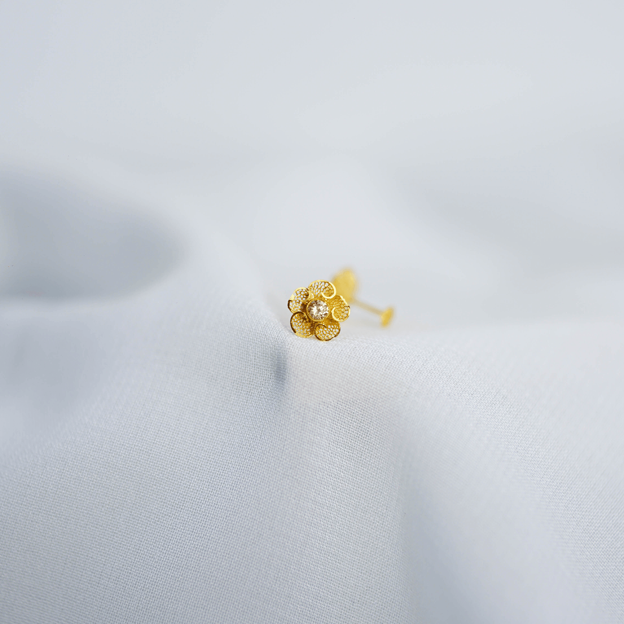 Single Stoned Floret Gold Studs - AlShaikh Jewellers