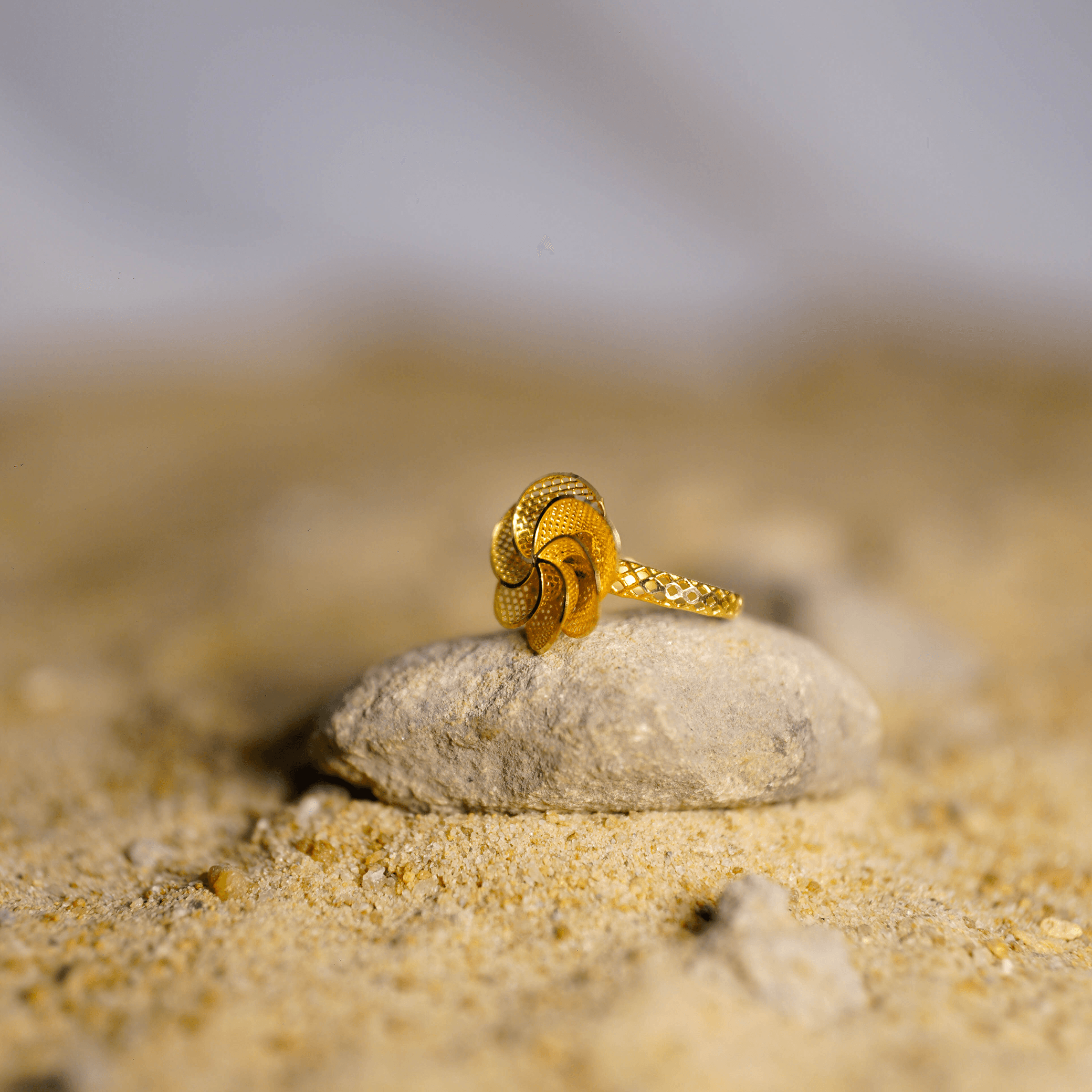 Floret Gold Ring - AlShaikh Jewellers