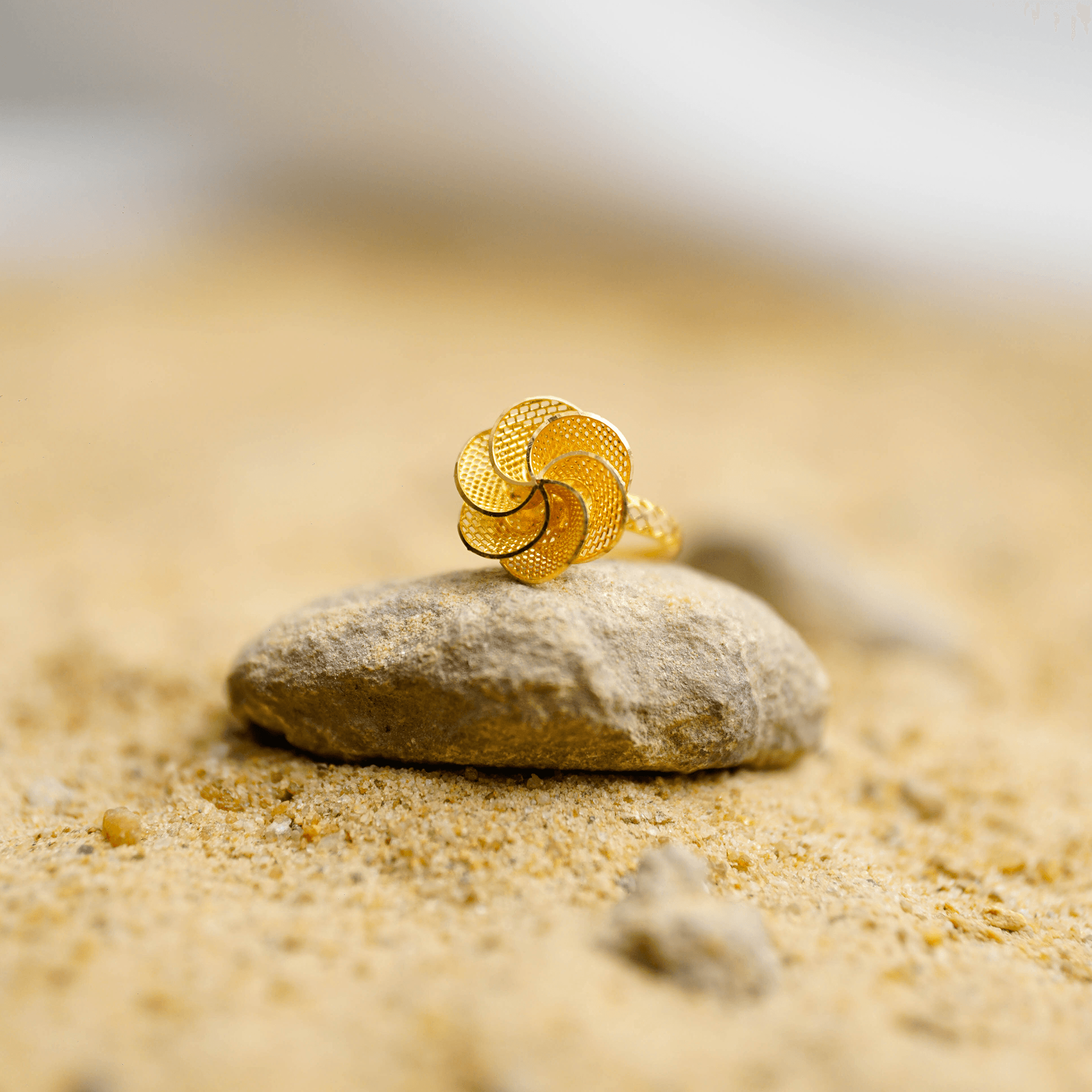 Floret Gold Ring - AlShaikh Jewellers