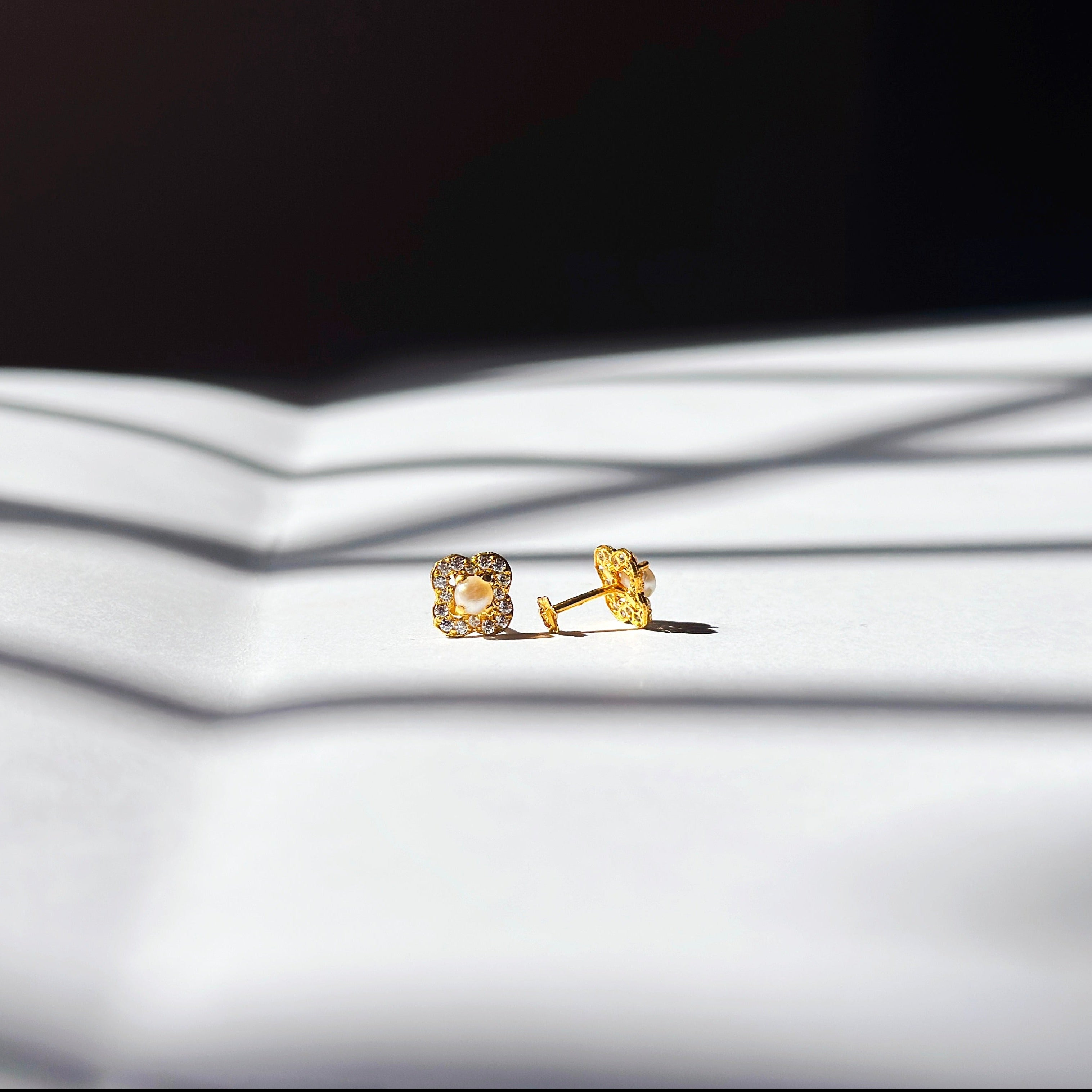 Charmy Pearl Gold studs - AlShaikh Jewellers