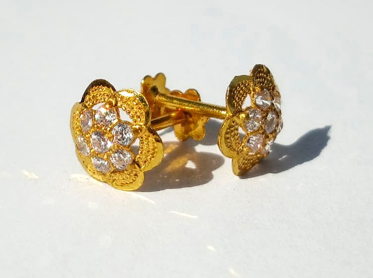 Pavé Floret Gold Studs