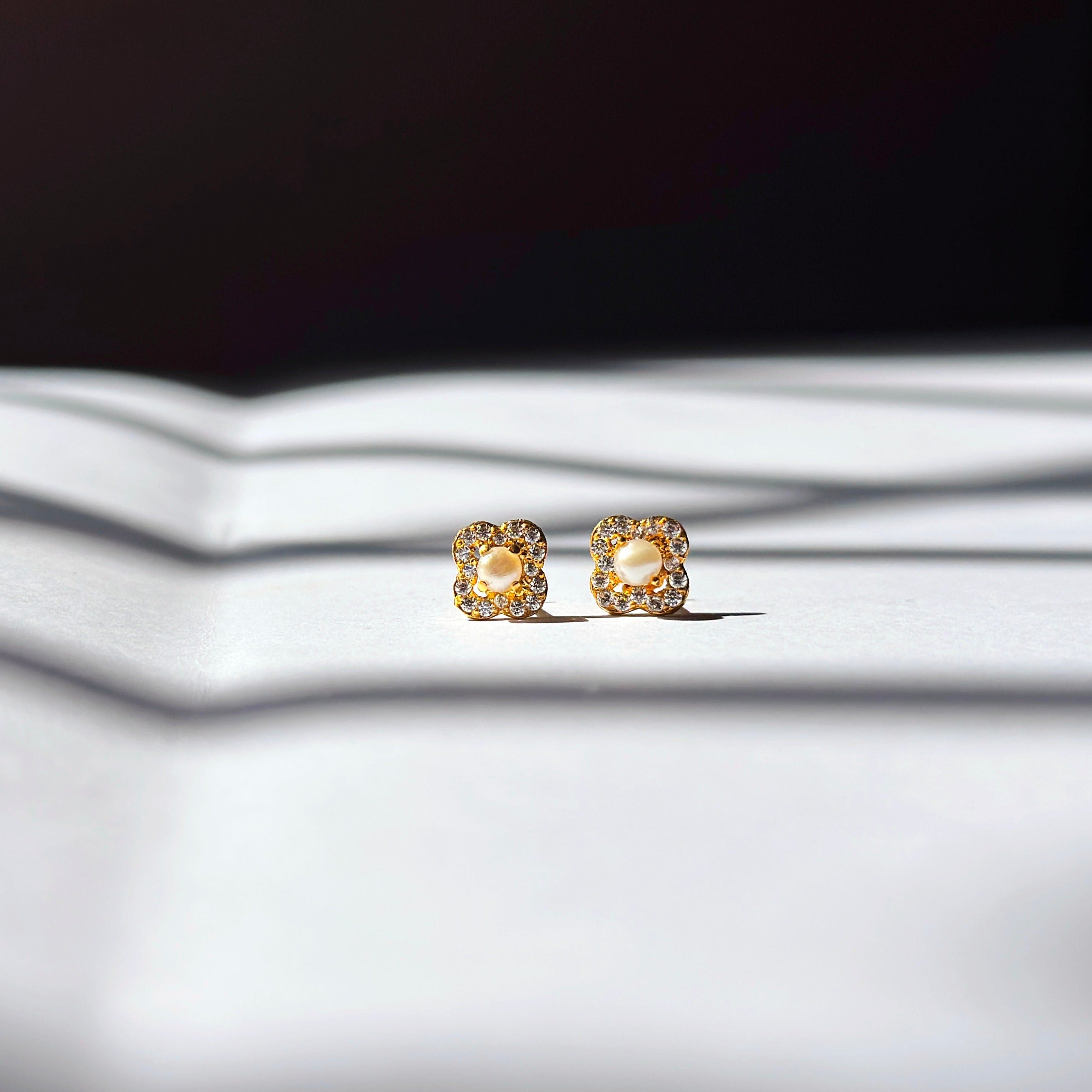 Charmy Pearl Gold studs - AlShaikh Jewellers